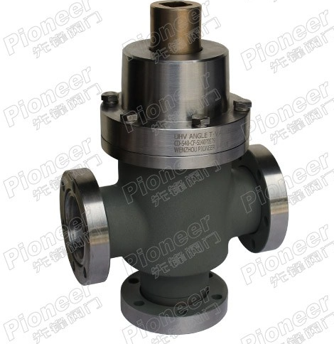 Qual &egrave; la differenza tra una valvola angolare per vuoto e una valvola limitatrice del vuoto?